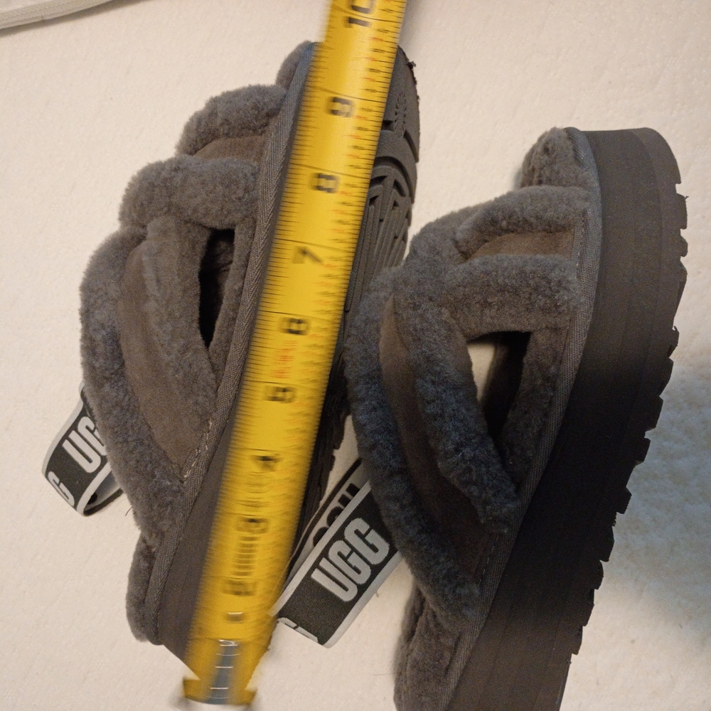 UGG🤍 - Picture 7 of 10